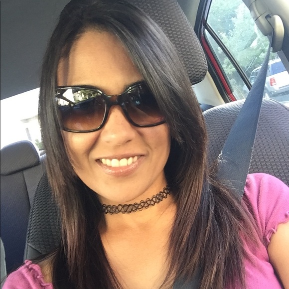 Meet your Posher, Monica - Picture 1 of 1